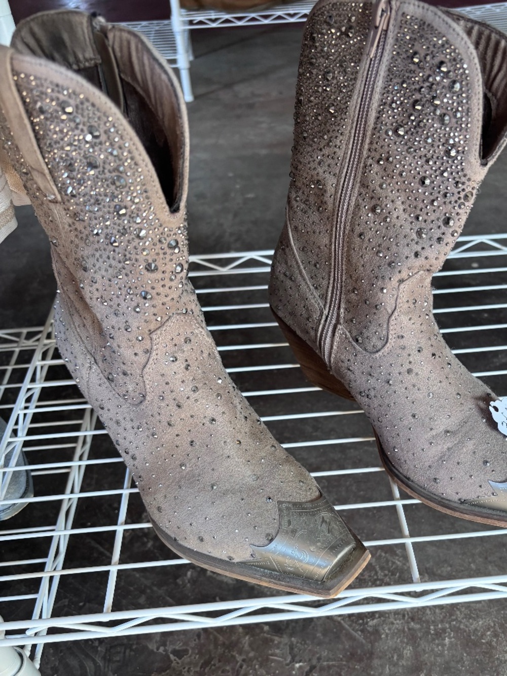 Suede cowgirl boots sized 7 metal toes